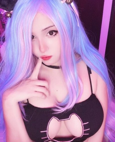 Hell Chan model hot photos