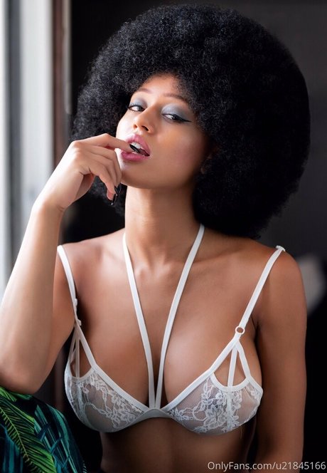 stormimayafree nice model image