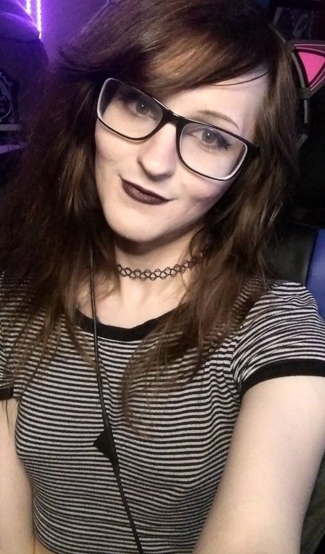 Sora Blackheart naked model pictures