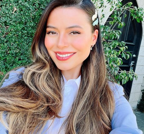 Miranda Cosgrove Profile photo