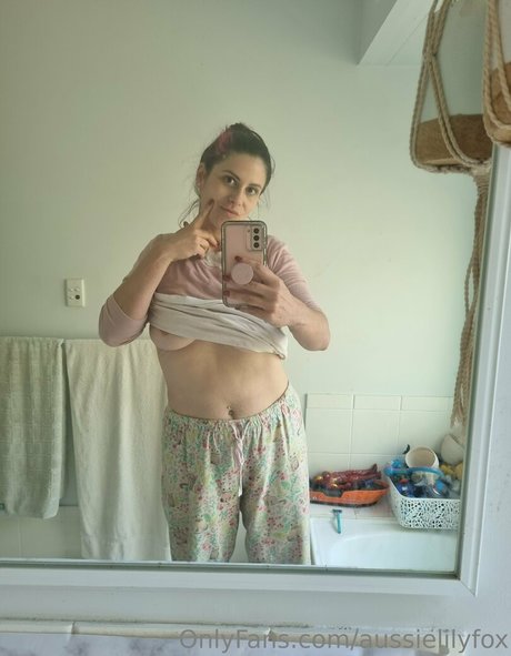 aussielilyfox pornstar erotic photo