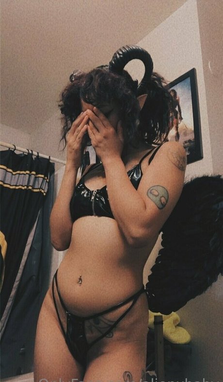 al13nxb1tch model naked images