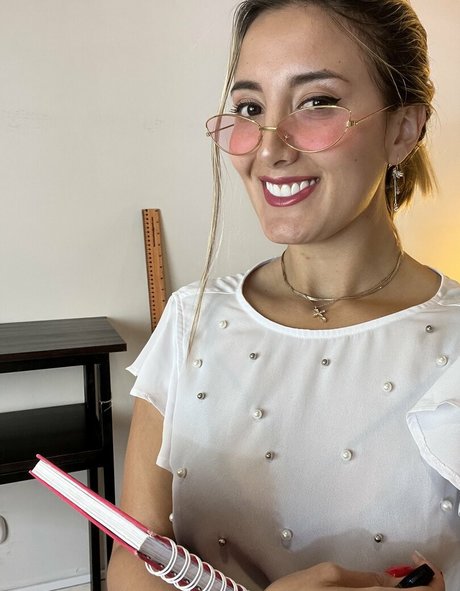 oliviasmiithfree star hd pics