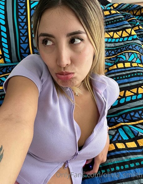 oliviasmiithfree model top pic
