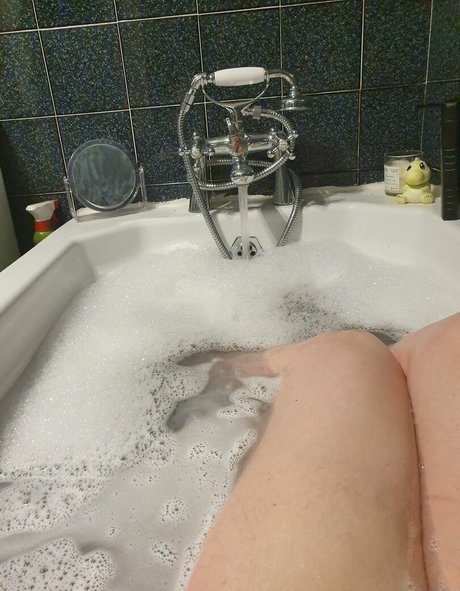 maturebustymom naked pornstar images