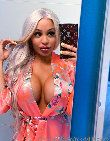 nikkislifeblogx pornstar nude photos