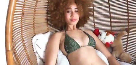 xulanichristine model best image