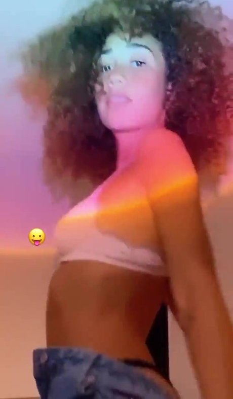 xulanichristine nude pornstar pic