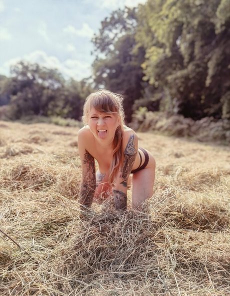 youmeus1312 model naked image