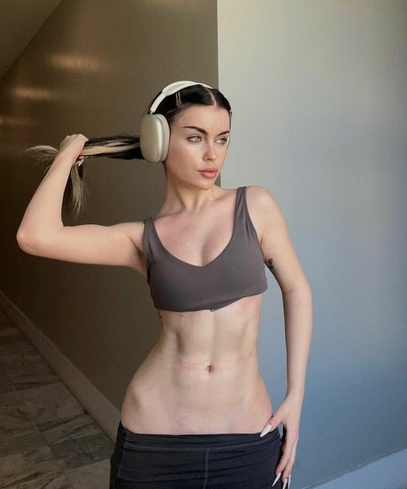 emmanorton star hot image