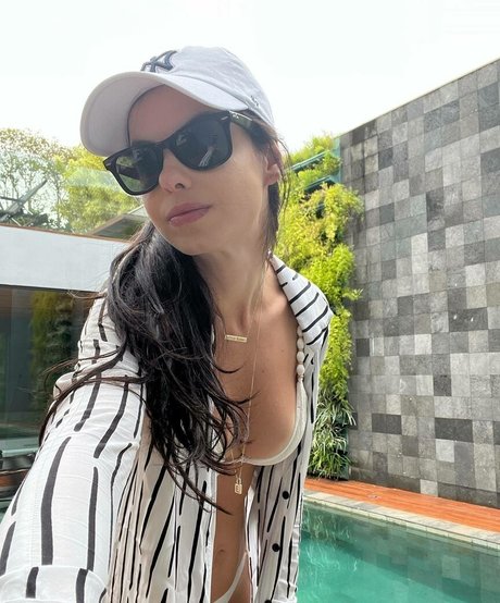 Sthefany Brito model erotic pic