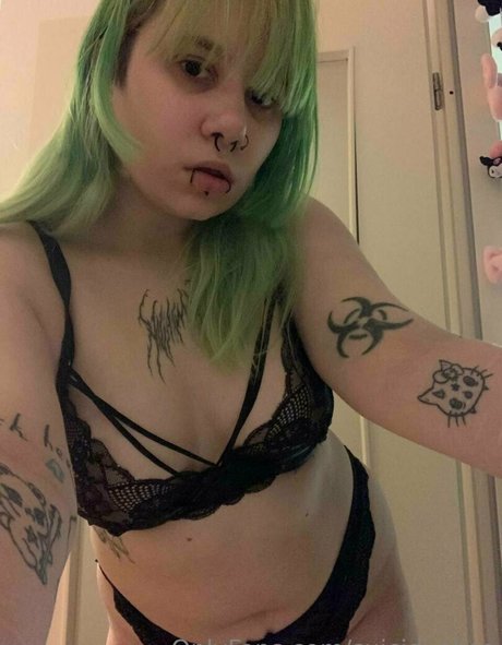 suicidyalice free actress gallery