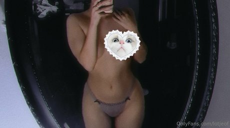 lotjeof model sexy photo