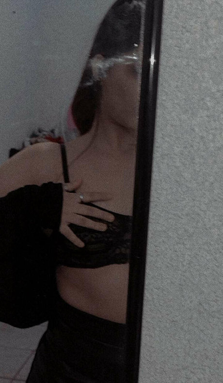 Girl Brazil model erotic pic