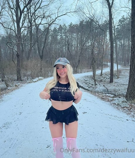 dezzywaifuu sex pornstar image