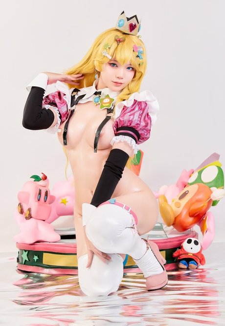 ZinieQ top model picture