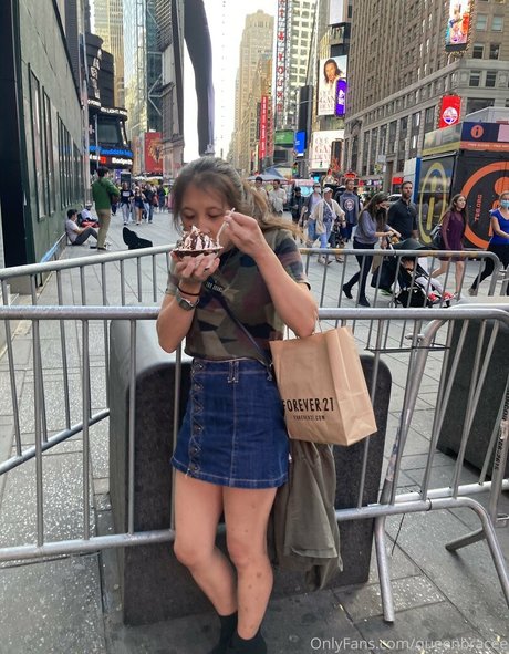 queenbracee model nudes pictures