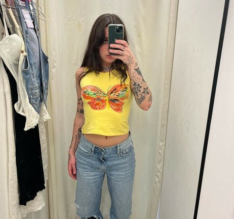 Bea Miller star beautiful photo