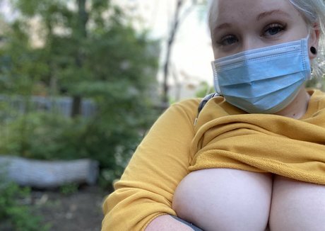 leesuhhh model free image