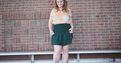 Ellie Renee hot model pic