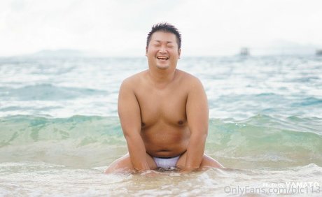 blc113 naked model picture