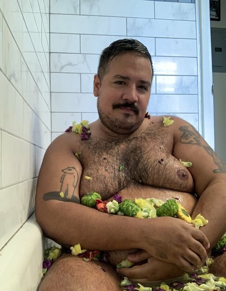 chub t star nude image