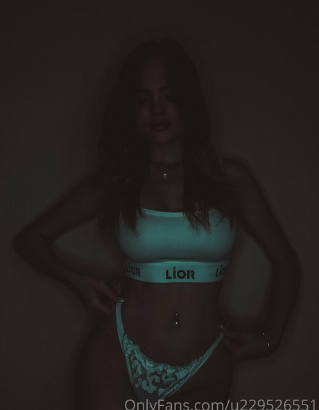 vicky de levine high quality star image