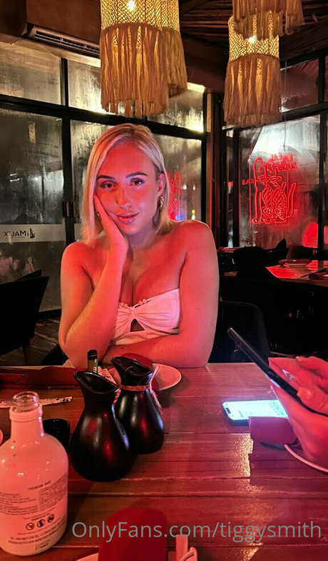 tiggysmith erotic actress pics