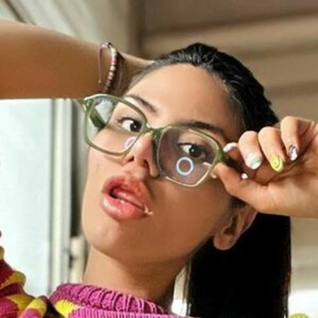 Wen Fuentes model free images