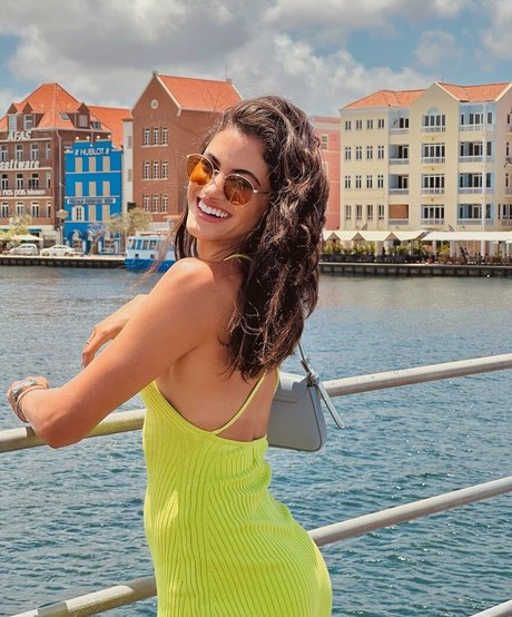 Leticia Salles star adult galleries