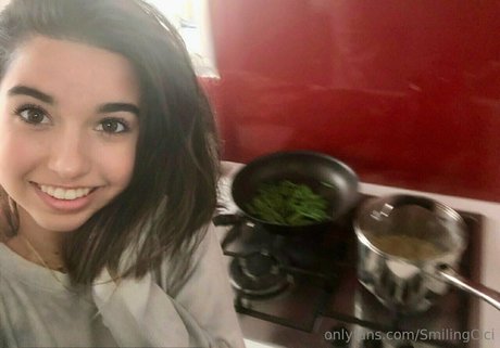 smilingcici perfect pornstar image