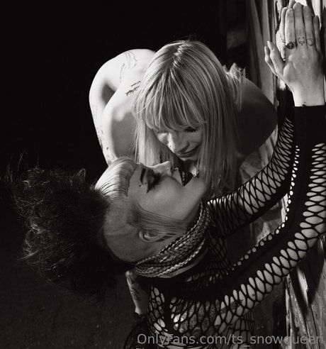 ts snowqueen nudes star archive