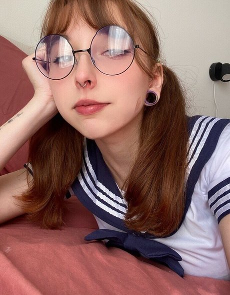 Loli Molly pornstar photos