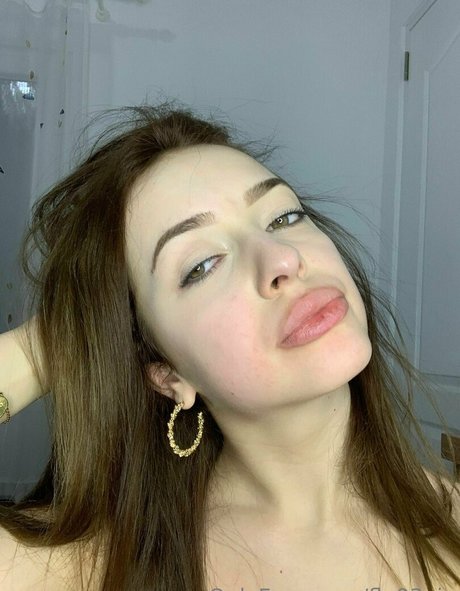 fla03via art actress images