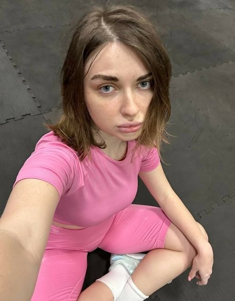 Ahrinyan sexy actress picture