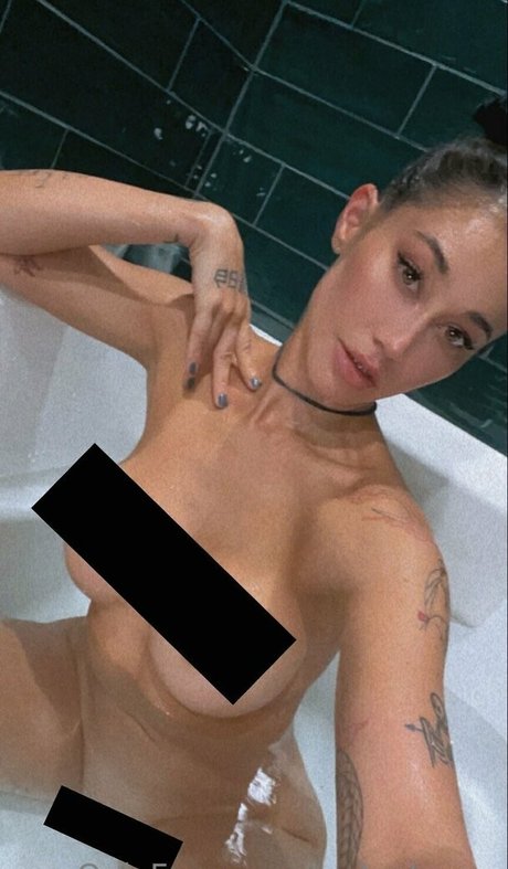 karleaxoxo pornstar nudes picture