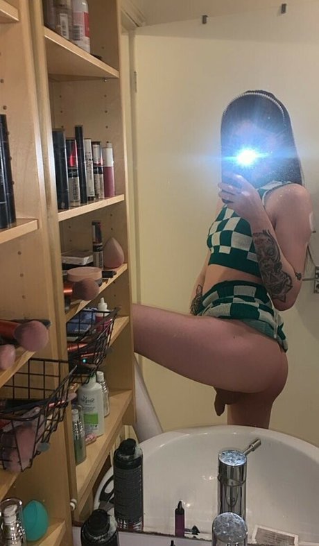 cutelily00 pornstar top photo