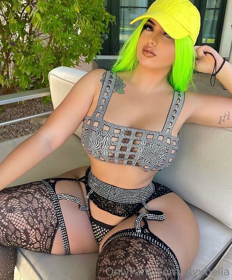 elyybella pornographic model pic
