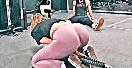 hooters onlyfans free photo