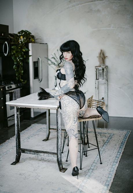 Penny Suicide hot pornstar gallery