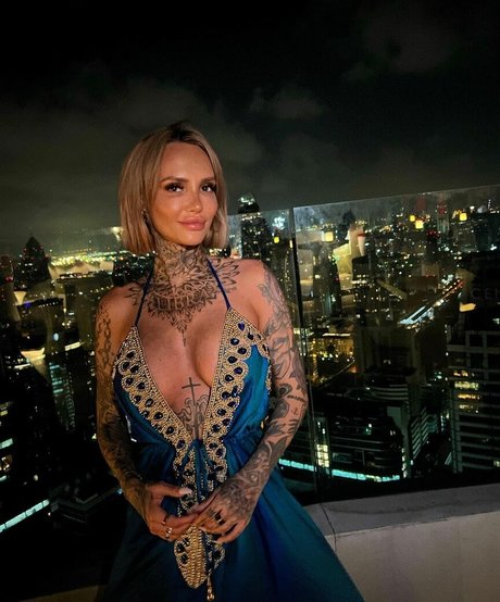 Paulina Paow exclusive actress archive