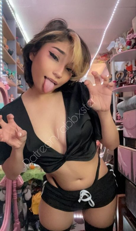 Abbxeh sexy actress photos