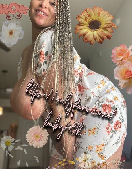 baby40k star naked photos