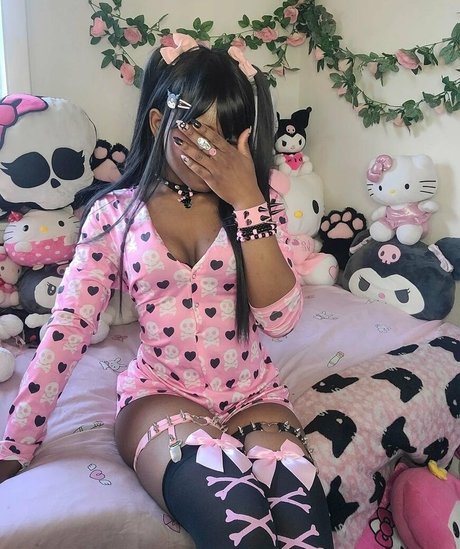 Lilrawrs pornstar photos