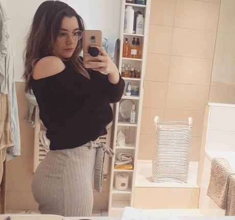 poopernoodle pornstar adult photo