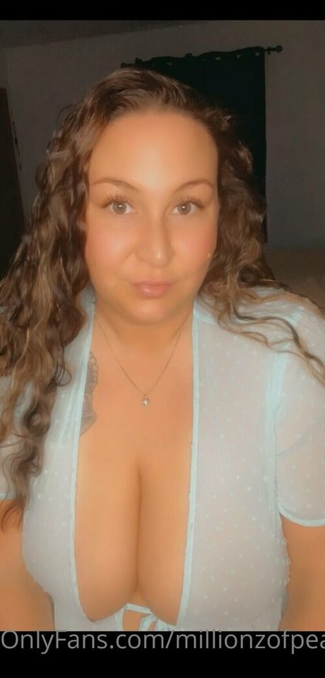 millionzofpeaches pornstar pretty pic