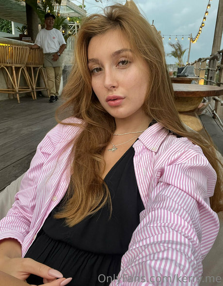 kerry me model erotic gallery