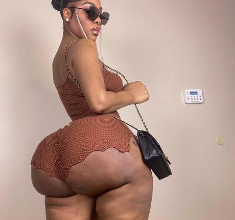 big onlyfans nude images