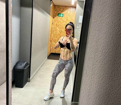 Pinche Ana Fit exclusive star photos