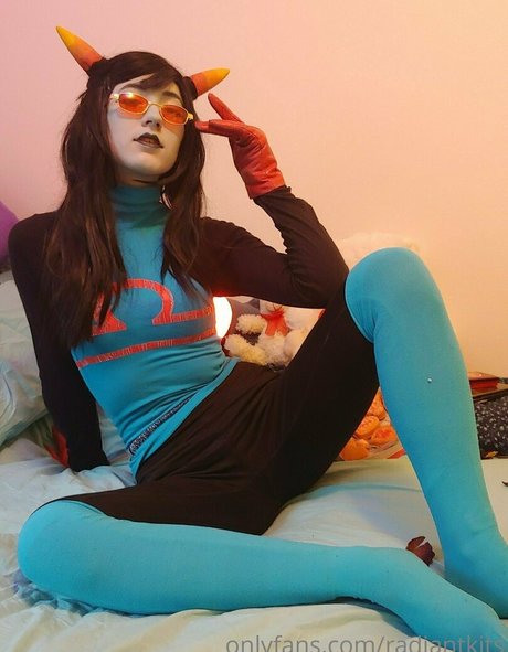 radiantkitsune model porn pictures